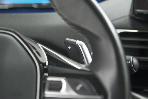 Peugeot 3008 PureTech 130 EAT8 Allure | Camera | Stoelverwarming | Apple Carplay | Dodehoekdetectie