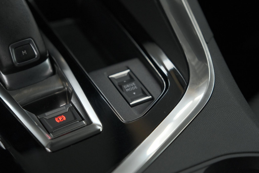 Peugeot 3008 PureTech 130 EAT8 Allure | Camera | Stoelverwarming | Apple Carplay | Dodehoekdetectie