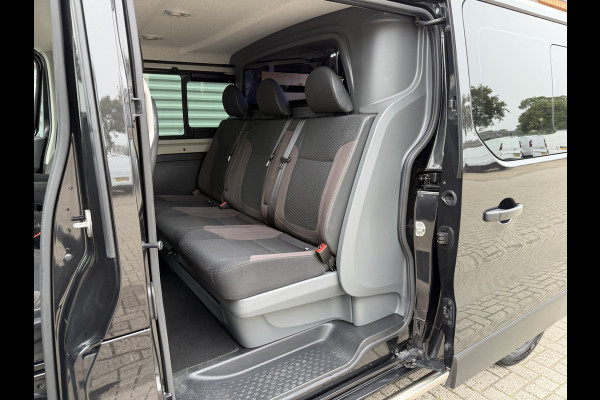 Fiat Talento 2.0 MultiJet automaat L2H1 SX DC 5 persoons / vaste prijs rijklaar € 19.950 ex btw / lease vanaf € 336 / zwart metallic / dubbele schuifdeur / trekhaak / airco / navi / camera !