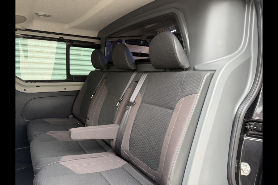 Fiat Talento 2.0 MultiJet automaat L2H1 SX DC 5 persoons / vaste prijs rijklaar € 19.950 ex btw / lease vanaf € 336 / zwart metallic / dubbele schuifdeur / trekhaak / airco / navi / camera !