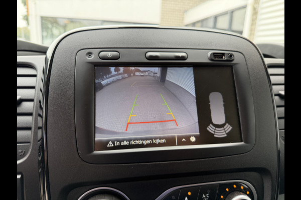 Fiat Talento 2.0 MultiJet automaat L2H1 SX DC 5 persoons / vaste prijs rijklaar € 19.950 ex btw / lease vanaf € 336 / zwart metallic / dubbele schuifdeur / trekhaak / airco / navi / camera !