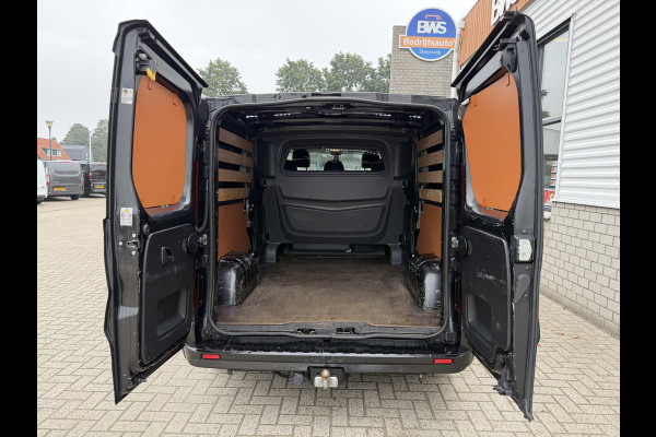 Fiat Talento 2.0 MultiJet automaat L2H1 SX DC 5 persoons / vaste prijs rijklaar € 19.950 ex btw / lease vanaf € 336 / zwart metallic / dubbele schuifdeur / trekhaak / airco / navi / camera !