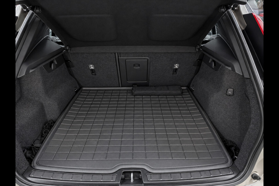 Volvo XC40 1.5 T4 Recharge R-Design BLACK-EDITION SOH-TEST/ PANO/H&K/NAVI/CAM/DAB/CARPLAY/M-STOELEN///