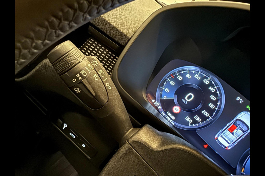 Volvo XC40 1.5 T4 Recharge R-Design BLACK-EDITION SOH-TEST/ PANO/H&K/NAVI/CAM/DAB/CARPLAY/M-STOELEN///