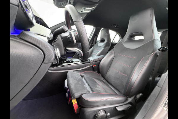 Mercedes-Benz A-Klasse 250e AMG // Camera // Keyless Entry // Sfeerverlichting // Wide Screen // Cruise Controle //