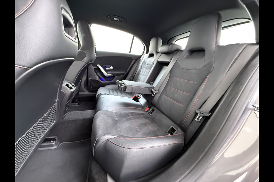Mercedes-Benz A-Klasse 250e AMG // Camera // Keyless Entry // Sfeerverlichting // Wide Screen // Cruise Controle //