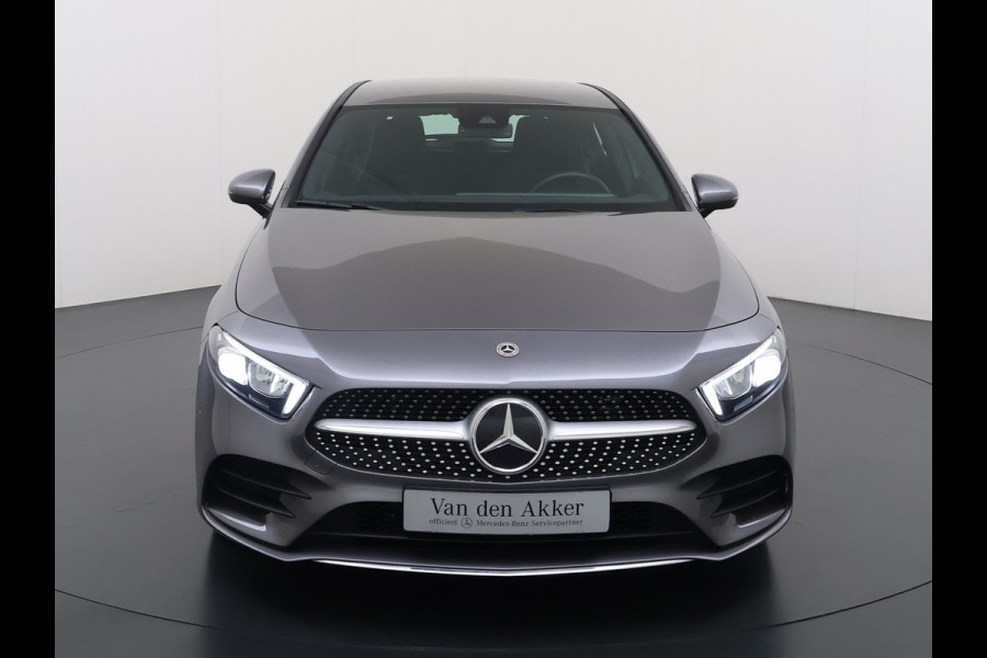 Mercedes-Benz A-Klasse 250e AMG // Camera // Keyless Entry // Sfeerverlichting // Wide Screen // Cruise Controle //