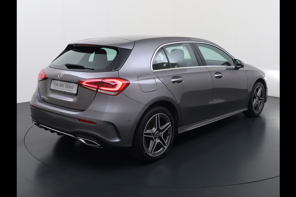 Mercedes-Benz A-Klasse 250e AMG // Camera // Keyless Entry // Sfeerverlichting // Wide Screen // Cruise Controle //