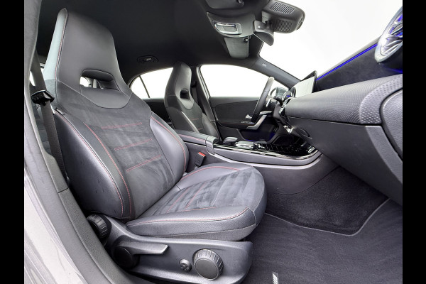 Mercedes-Benz A-Klasse 250e AMG // Camera // Keyless Entry // Sfeerverlichting // Wide Screen // Cruise Controle //