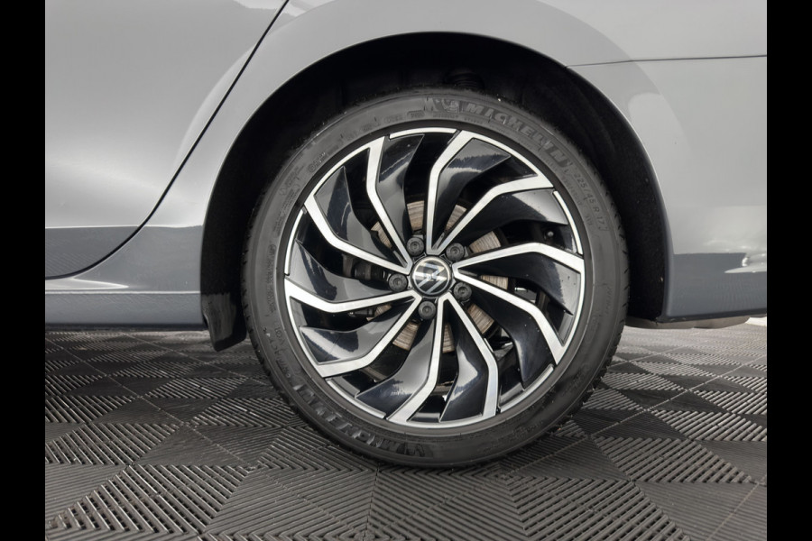 Volkswagen Golf Variant 2.0 TDI R-Line Business *(INCL. BTW) *AUT | PANO | MICROFIBRE | ADAPTIVE-CRUISE | DIGI-COCKPIT | HEATED-SPORTSEATS | PRIVACY-GLASS | NAVI-FULLMAP | ECC | PDC | 17''ALU*