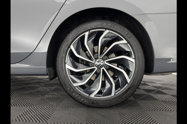 Volkswagen Golf Variant 2.0 TDI R-Line Business *(INCL. BTW) *AUT | PANO | MICROFIBRE | ADAPTIVE-CRUISE | DIGI-COCKPIT | HEATED-SPORTSEATS | PRIVACY-GLASS | NAVI-FULLMAP | ECC | PDC | 17''ALU*