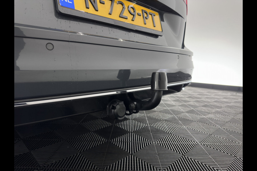 Volkswagen Golf Variant 2.0 TDI R-Line Business *(INCL. BTW) *AUT | PANO | MICROFIBRE | ADAPTIVE-CRUISE | DIGI-COCKPIT | HEATED-SPORTSEATS | PRIVACY-GLASS | NAVI-FULLMAP | ECC | PDC | 17''ALU*