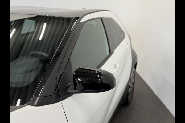 Toyota Aygo X 1.0 VVT-i Automaat Pulse Navigatie Apple Carplay/Android Auto Camera 17" Lichtmetalen Velgen Climate Control Adaptieve Cruise Control Two Tone