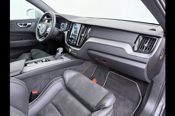 Volvo XC60 T5 251PK AUT-8 Inscription R-design 20" Leer/Alcantara-Elektr-Sport-St.+Verwarmd Trekhaak Adaptive-Cruise Carplay Android Park-a Digi-Dash Handsfree-Elek.Achterklep Keyless High-Premium-Hi-Fi Active Bochtenverlichting Lmv Collision Avoidance Road Sign Info Bluetooth Zwarte hemel € 70.000 nieuw!