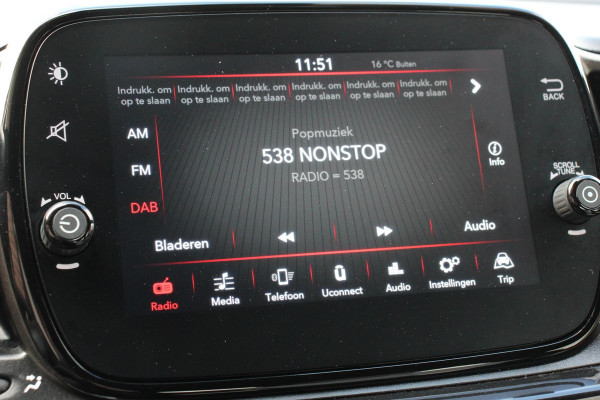 Fiat 500C 1.0 Hybrid 69pk Dolcevita Navigatie Apple CarPlay Android Auto Parkeerhulp achter Cruise Control Half leder Climatronic Lichtmetalen velgen