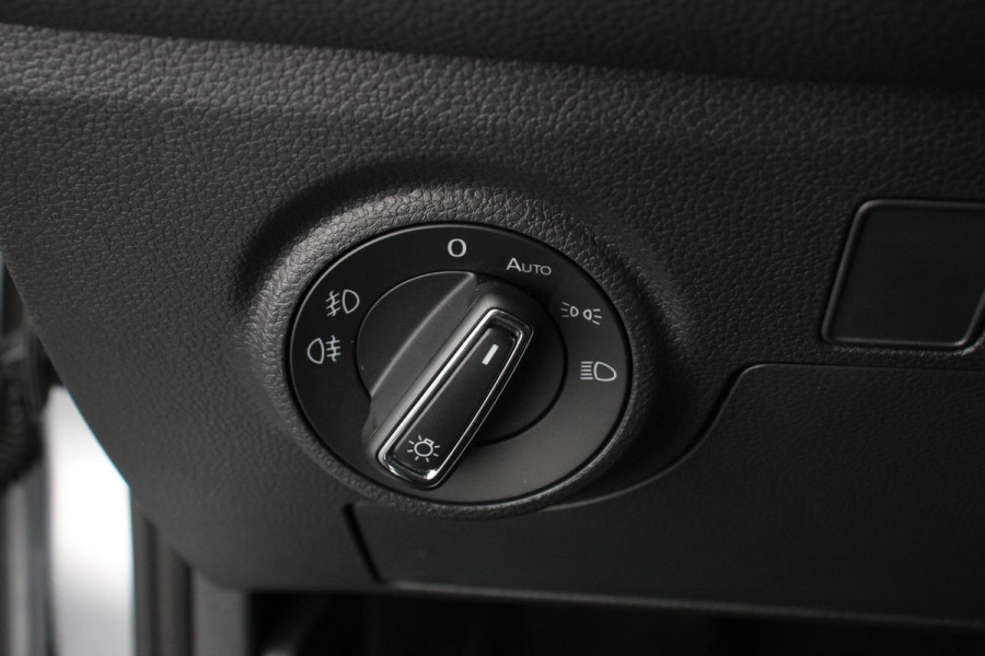 Seat Arona 1.0 TSI 110 pk DSG FR Tech Parkeersensoren Camera Adaptieve Cruise Control Stoelverwarming Dodehoek Assistent Getinte ramen LED-verlichting voor
