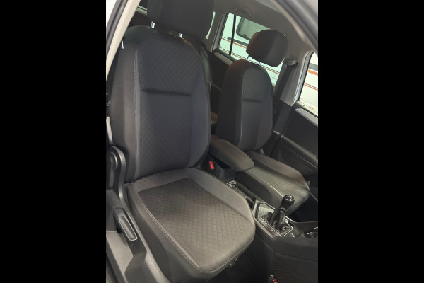 Volkswagen Tiguan 1.5 TSI Comfortline Business Navi | Clima |ACC |PDC | Trekhaak