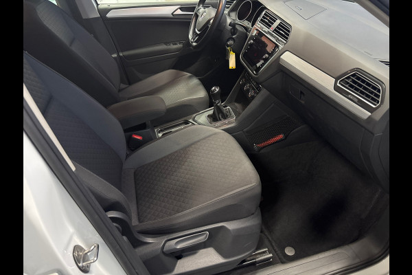 Volkswagen Tiguan 1.5 TSI Comfortline Business Navi | Clima |ACC |PDC | Trekhaak