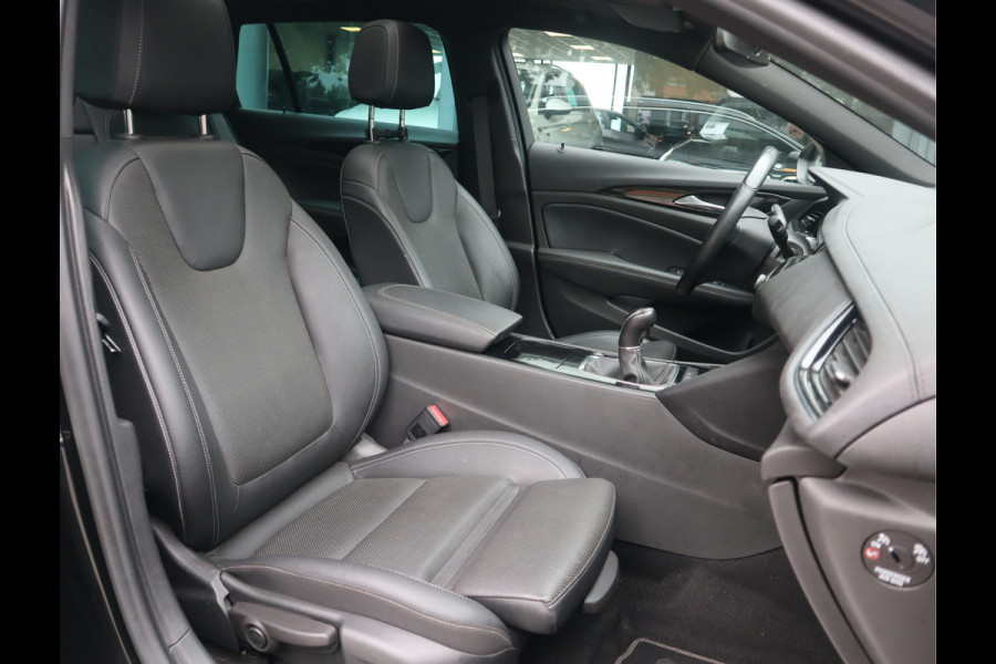 Opel Insignia Sports Tourer 1.5 Turbo Innovation Leder, sportstoelen, pano, trekhaak