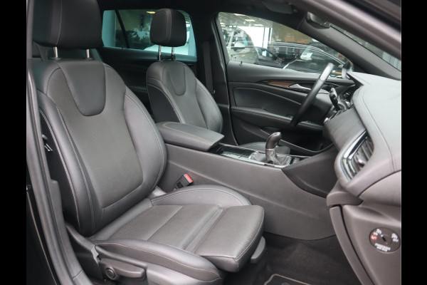 Opel Insignia Sports Tourer 1.5 Turbo Innovation Leder, sportstoelen, pano, trekhaak