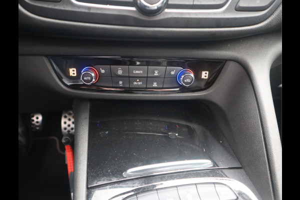 Opel Insignia Sports Tourer 1.5 Turbo Innovation Leder, sportstoelen, pano, trekhaak