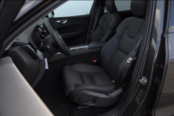 Volvo XC60 T6 350PK Automaat AWD Plus Dark Trekhaak / Adaptieve cruise control / BLIS / Panoramadak / Parkeersensoren voor - en achter / parkeercamera / Elektrische stoelen / stoel - en stuurverwarming /