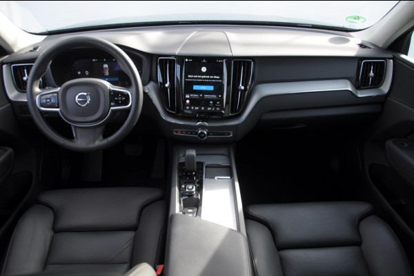 Volvo XC60 T6 350PK Automaat AWD Plus Dark Trekhaak / Adaptieve cruise control / BLIS / Panoramadak / Parkeersensoren voor - en achter / parkeercamera / Elektrische stoelen / stoel - en stuurverwarming /