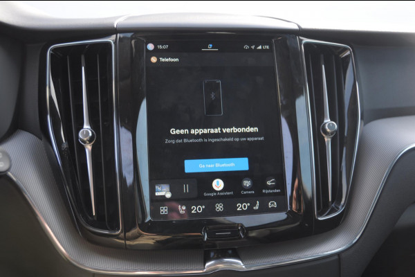 Volvo XC60 T6 350PK Automaat AWD Plus Dark Trekhaak / Adaptieve cruise control / BLIS / Panoramadak / Parkeersensoren voor - en achter / parkeercamera / Elektrische stoelen / stoel - en stuurverwarming /