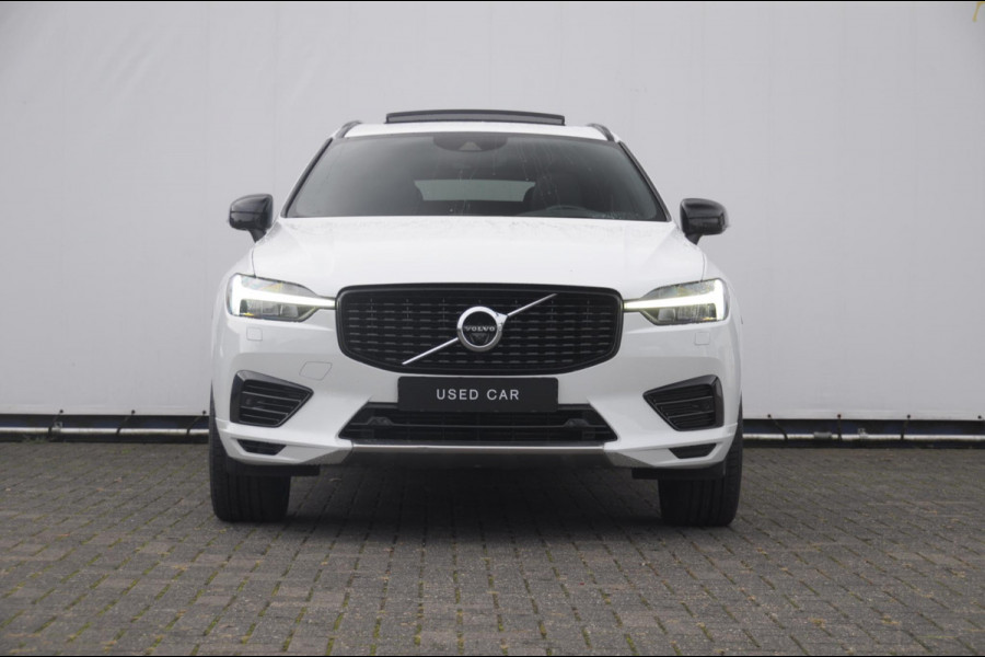Volvo XC60 2.0 Recharge T6 AWD R-Design / Trekhaak / Stoelventilatie / Harman kardon / Panoramadak / Adaptieve cruise control / BLIS / 360 camera / Adaptieve koplampen / dubbele eindpijpen / head up display / stoel - en stuurwielverwarming / elektrische stoelen