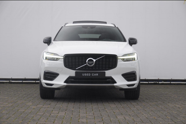 Volvo XC60 2.0 Recharge T6 AWD R-Design / Trekhaak / Stoelventilatie / Harman kardon / Panoramadak / Adaptieve cruise control / BLIS / 360 camera / Adaptieve koplampen / dubbele eindpijpen / head up display / stoel - en stuurwielverwarming / elektrische stoelen