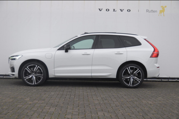 Volvo XC60 2.0 Recharge T6 AWD R-Design / Trekhaak / Stoelventilatie / Harman kardon / Panoramadak / Adaptieve cruise control / BLIS / 360 camera / Adaptieve koplampen / dubbele eindpijpen / head up display / stoel - en stuurwielverwarming / elektrische stoelen