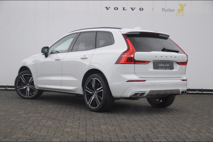 Volvo XC60 2.0 Recharge T6 AWD R-Design / Trekhaak / Stoelventilatie / Harman kardon / Panoramadak / Adaptieve cruise control / BLIS / 360 camera / Adaptieve koplampen / dubbele eindpijpen / head up display / stoel - en stuurwielverwarming / elektrische stoelen