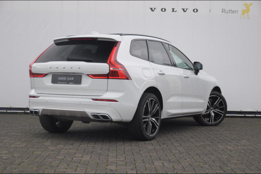 Volvo XC60 2.0 Recharge T6 AWD R-Design / Trekhaak / Stoelventilatie / Harman kardon / Panoramadak / Adaptieve cruise control / BLIS / 360 camera / Adaptieve koplampen / dubbele eindpijpen / head up display / stoel - en stuurwielverwarming / elektrische stoelen