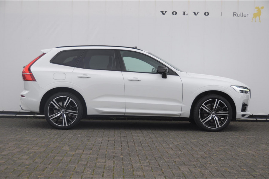 Volvo XC60 2.0 Recharge T6 AWD R-Design / Trekhaak / Stoelventilatie / Harman kardon / Panoramadak / Adaptieve cruise control / BLIS / 360 camera / Adaptieve koplampen / dubbele eindpijpen / head up display / stoel - en stuurwielverwarming / elektrische stoelen