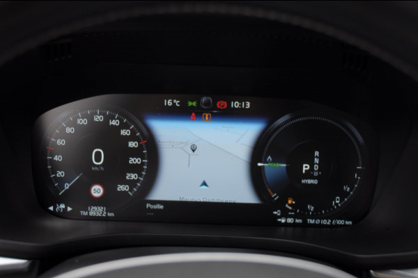 Volvo XC60 2.0 Recharge T6 AWD R-Design / Trekhaak / Stoelventilatie / Harman kardon / Panoramadak / Adaptieve cruise control / BLIS / 360 camera / Adaptieve koplampen / dubbele eindpijpen / head up display / stoel - en stuurwielverwarming / elektrische stoelen