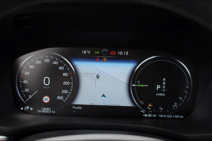 Volvo XC60 2.0 Recharge T6 AWD R-Design / Trekhaak / Stoelventilatie / Harman kardon / Panoramadak / Adaptieve cruise control / BLIS / 360 camera / Adaptieve koplampen / dubbele eindpijpen / head up display / stoel - en stuurwielverwarming / elektrische stoelen