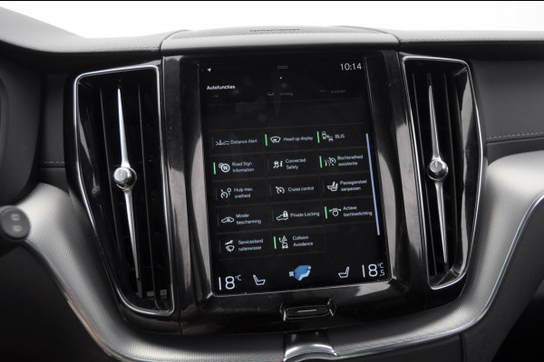 Volvo XC60 2.0 Recharge T6 AWD R-Design / Trekhaak / Stoelventilatie / Harman kardon / Panoramadak / Adaptieve cruise control / BLIS / 360 camera / Adaptieve koplampen / dubbele eindpijpen / head up display / stoel - en stuurwielverwarming / elektrische stoelen