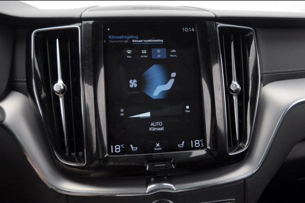 Volvo XC60 2.0 Recharge T6 AWD R-Design / Trekhaak / Stoelventilatie / Harman kardon / Panoramadak / Adaptieve cruise control / BLIS / 360 camera / Adaptieve koplampen / dubbele eindpijpen / head up display / stoel - en stuurwielverwarming / elektrische stoelen