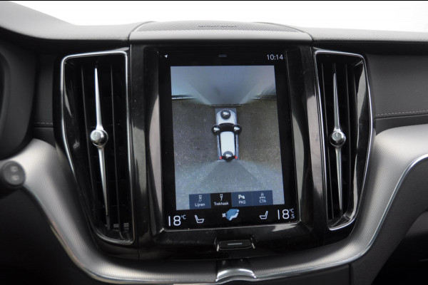 Volvo XC60 2.0 Recharge T6 AWD R-Design / Trekhaak / Stoelventilatie / Harman kardon / Panoramadak / Adaptieve cruise control / BLIS / 360 camera / Adaptieve koplampen / dubbele eindpijpen / head up display / stoel - en stuurwielverwarming / elektrische stoelen