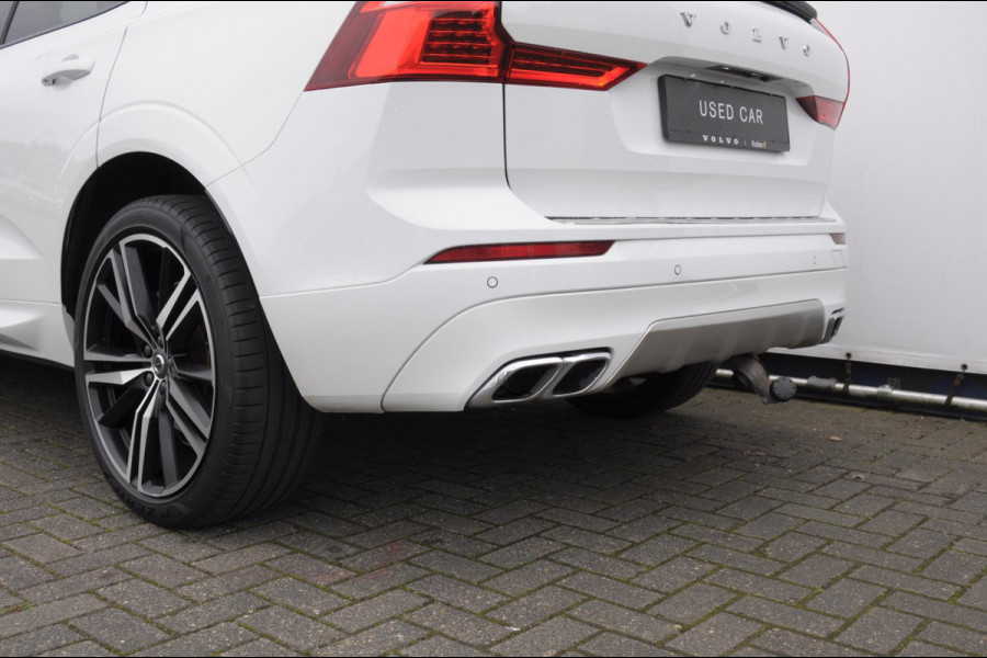 Volvo XC60 2.0 Recharge T6 AWD R-Design / Trekhaak / Stoelventilatie / Harman kardon / Panoramadak / Adaptieve cruise control / BLIS / 360 camera / Adaptieve koplampen / dubbele eindpijpen / head up display / stoel - en stuurwielverwarming / elektrische stoelen