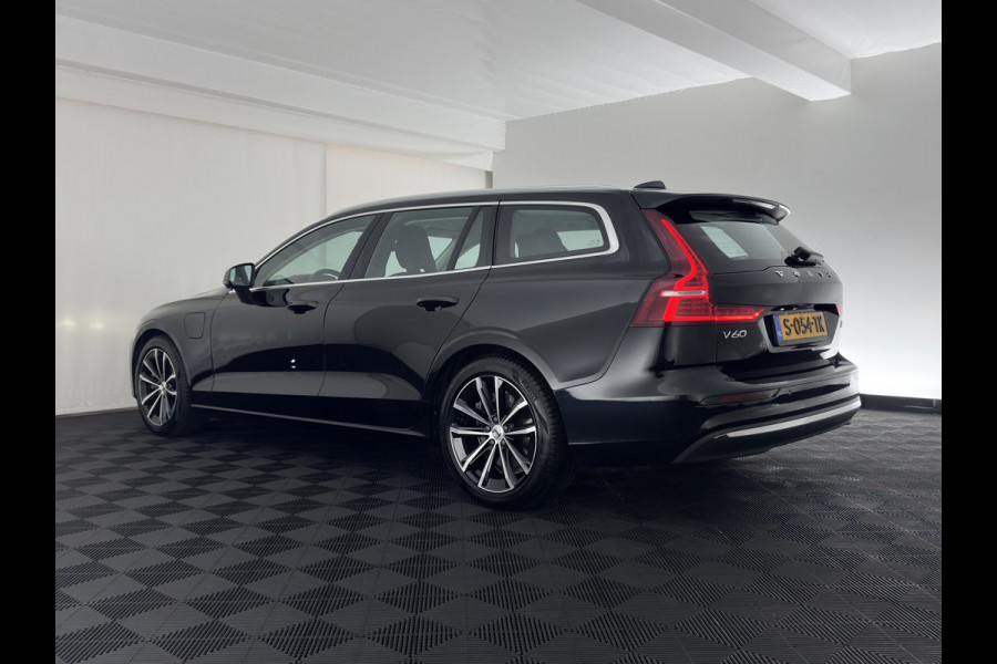 Volvo V60 2.0 T6 Plug-in hybrid AWD Core Bright (INCL-BTW) AUT | FULL-LED | DIGI-COCKPIT | CAMERA | HEATED-COMFORTSEATS | KEYLESS | DAB | PRIVACY-GLASS | CARPLAY | NAVI-FULLMAP | 18''ALU*