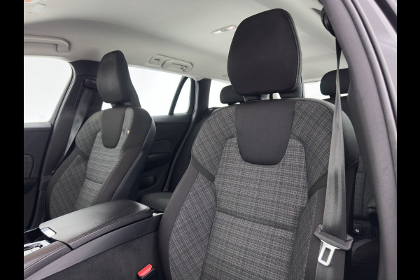 Volvo V60 2.0 T6 Plug-in hybrid AWD Core Bright (INCL-BTW) AUT | FULL-LED | DIGI-COCKPIT | CAMERA | HEATED-COMFORTSEATS | KEYLESS | DAB | PRIVACY-GLASS | CARPLAY | NAVI-FULLMAP | 18''ALU*