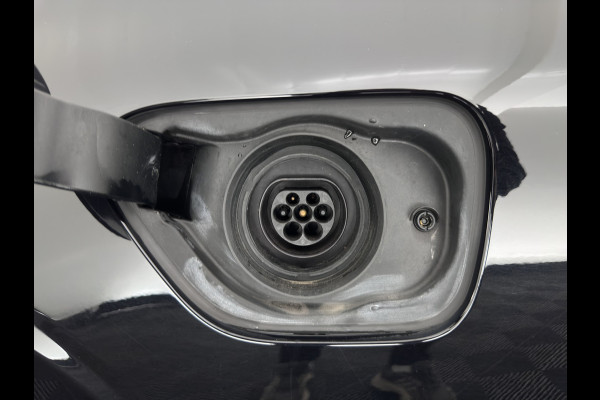 Volvo V60 2.0 T6 Plug-in hybrid AWD Core Bright (INCL-BTW) AUT | FULL-LED | DIGI-COCKPIT | CAMERA | HEATED-COMFORTSEATS | KEYLESS | DAB | PRIVACY-GLASS | CARPLAY | NAVI-FULLMAP | 18''ALU*