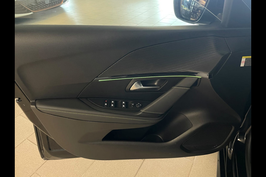 Peugeot 208 1.2 PureTech GT 130PK AUTOMAAT LEER PANO AIRCO NAVI CRUISE APPLE CARPLAY STOELVERW 3D COCKPIT PDC CAM NIEUWSTAAT