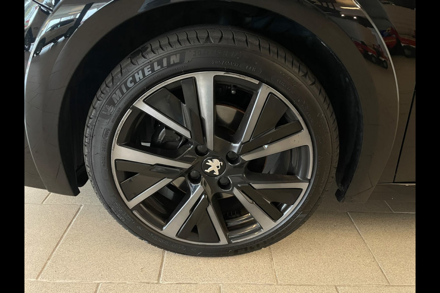 Peugeot 208 1.2 PureTech GT 130PK AUTOMAAT LEER PANO AIRCO NAVI CRUISE APPLE CARPLAY STOELVERW 3D COCKPIT PDC CAM NIEUWSTAAT