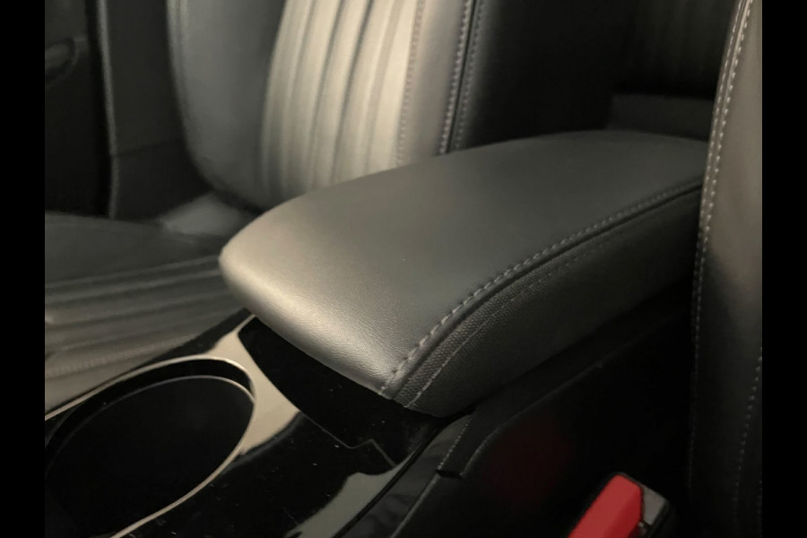 Peugeot 208 1.2 PureTech GT 130PK AUTOMAAT LEER PANO AIRCO NAVI CRUISE APPLE CARPLAY STOELVERW 3D COCKPIT PDC CAM NIEUWSTAAT