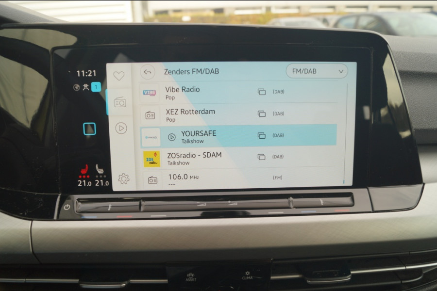 Volkswagen Golf Variant 1.0 TSI 110pk Life Business Lounge -LED-TREKHAAK-