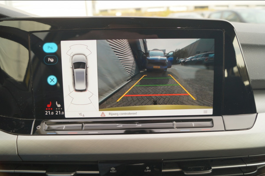 Volkswagen Golf Variant 1.0 TSI 110pk Life Business Lounge -LED-TREKHAAK-