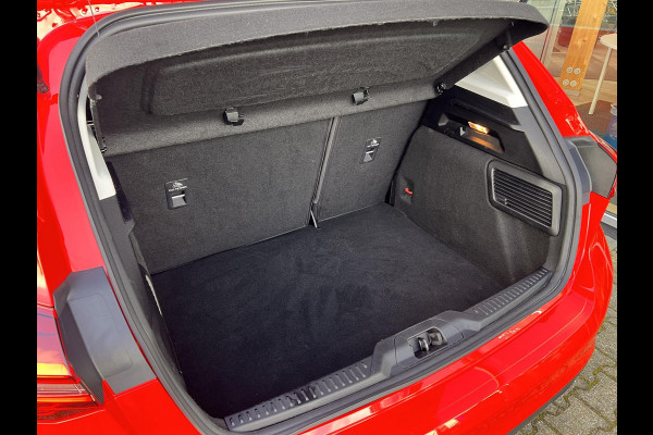 Ford Focus 1.0 EcoBoost Hybrid Titanium Cruise Control | PDC | Climate control