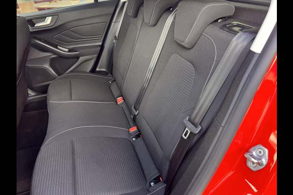 Ford Focus 1.0 EcoBoost Hybrid Titanium Cruise Control | PDC | Climate control